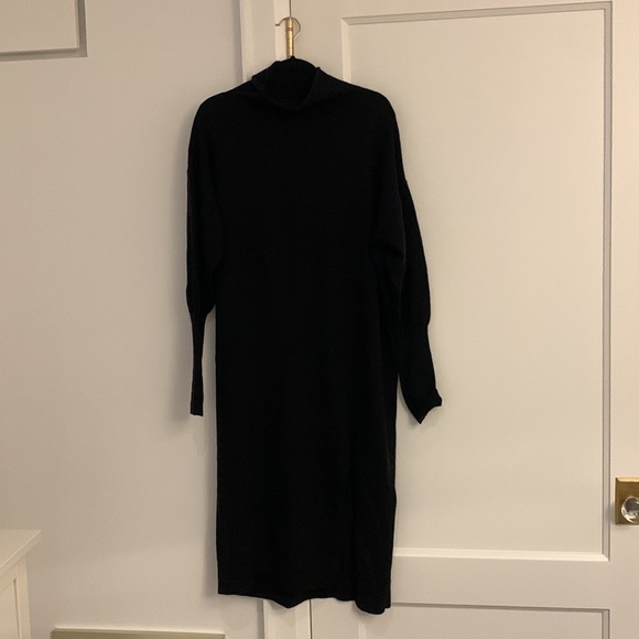 Aritzia Cyprie Dress - Picture 5 of 7